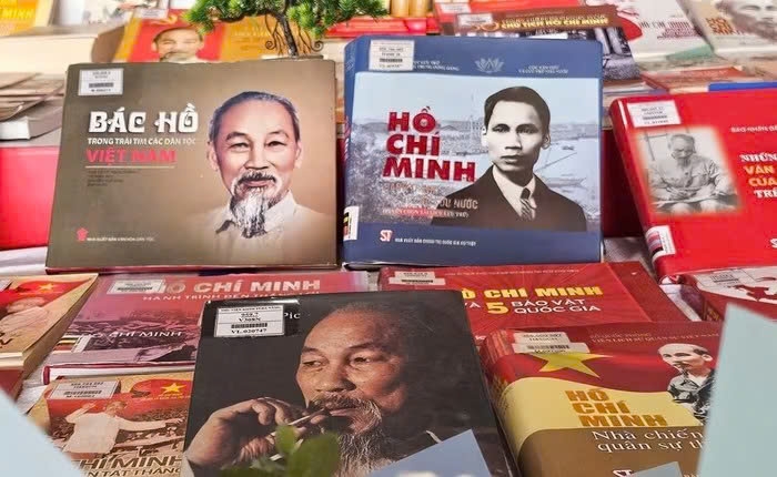 Da Nang displays thousands of archival documents on President Ho Chi Minh